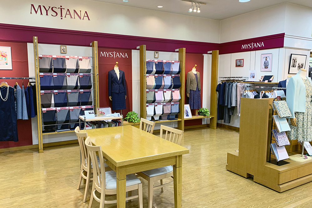 レディース・女性用オーダースーツ MYSTANA（ミスターナ） 大泉学園店 内観