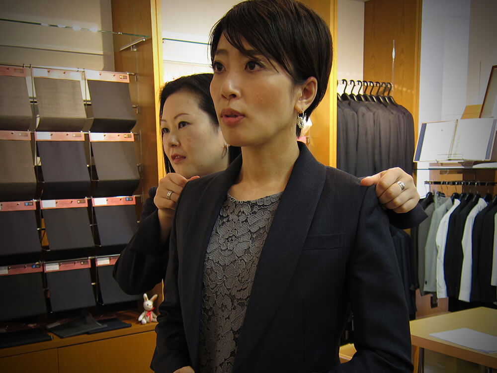 レディース・女性用オーダースーツ MYSTANA(ミスターナ) フィッティング