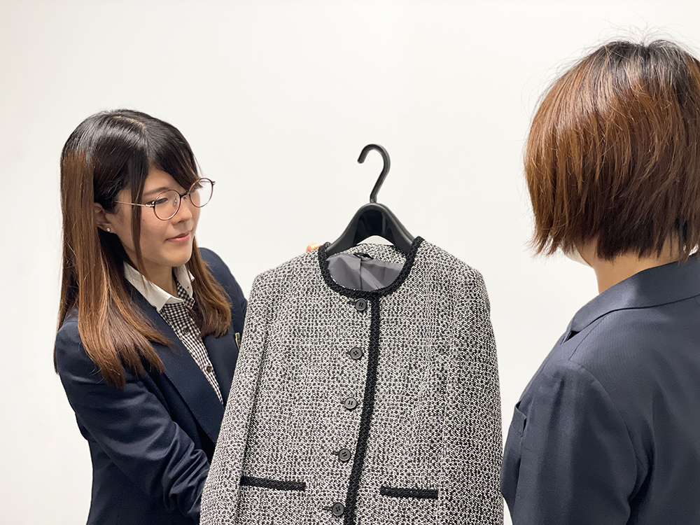 レディース・女性用オーダースーツ MYSTANA(ミスターナ) 出張・訪問サービス お渡し